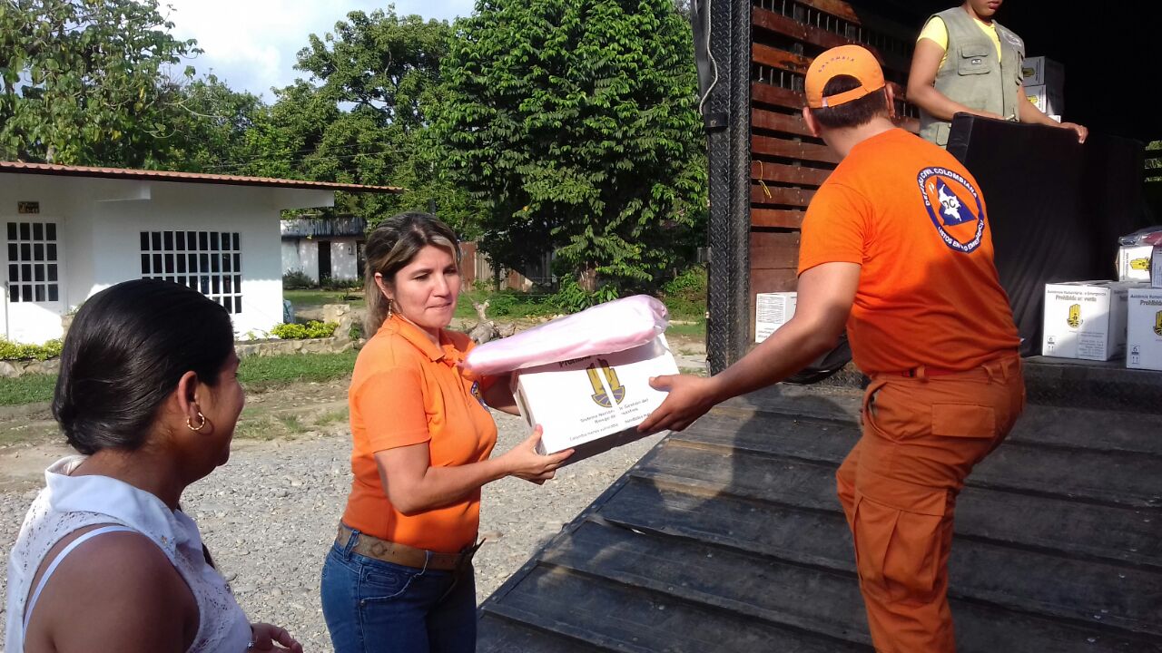 DCC Meta entrega ayudas a familias damnificadas por las lluvias