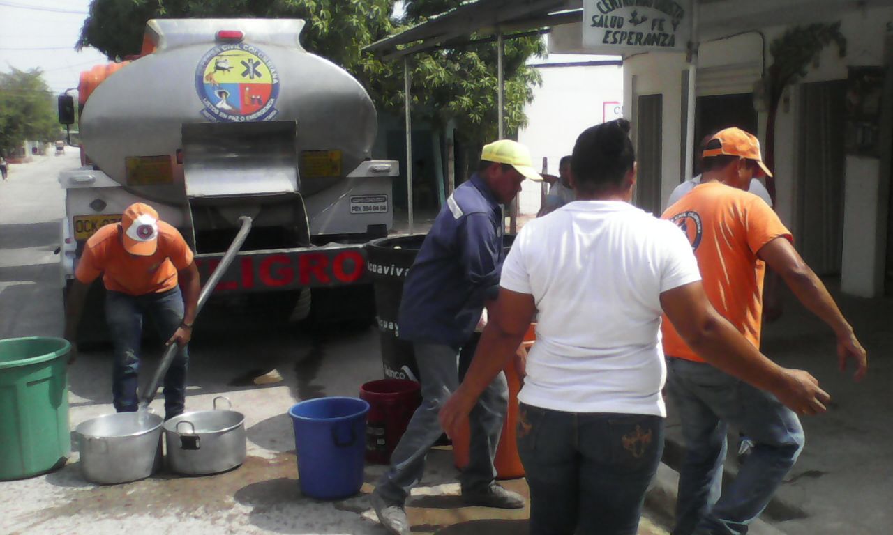 Defensa Civil Colombiana entrega 40 mil litros de agua potable a la población de municipio de Bosconia en Cesar