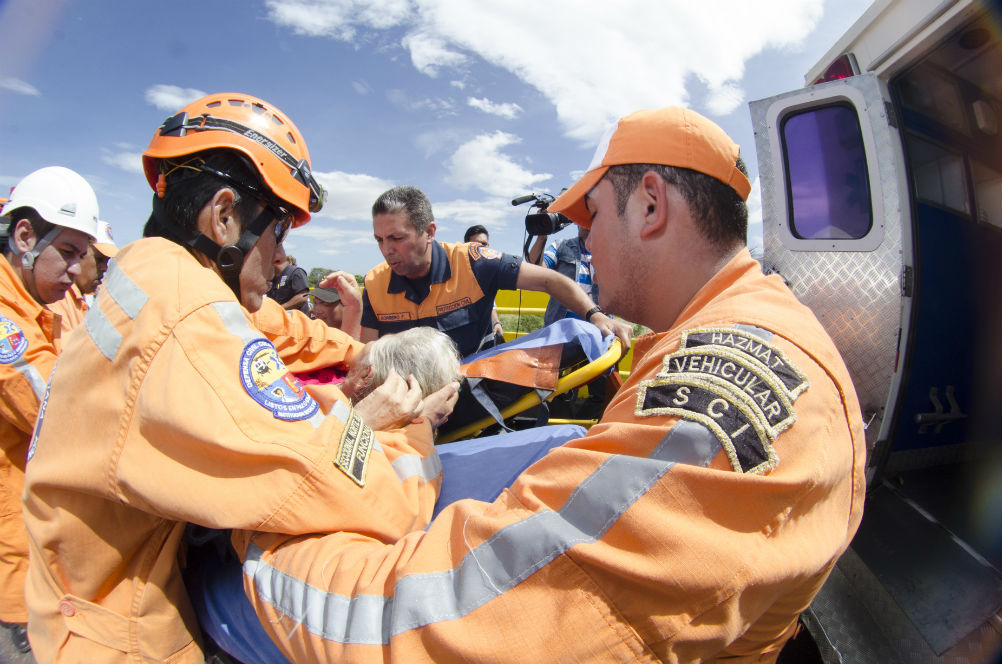Cúcuta Norte de Santander: Coordinación entre Defensa Civil Colombiana y Guardia Venezolana para atención de pacientes en la frontera durante crisis humanitaria del año 2015